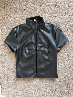 Women’s Black Short-Sleeve Faux Leather Jacket